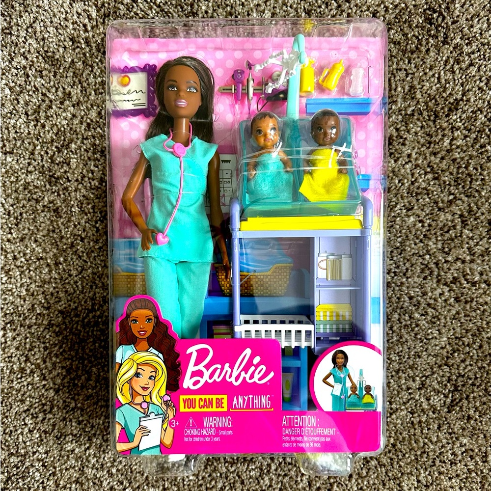 NWT Dr. Barbie 👶🏼👶🏾👶🏻